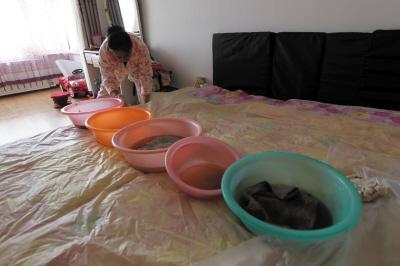 洛宁楼上漏水，住户失联，小区没物管，业主维权难！律师来支招……